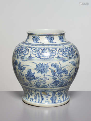 A BLUE AND WHITE ‘LOTUS POND’ BALUSTER JAR, MING DYNASTY