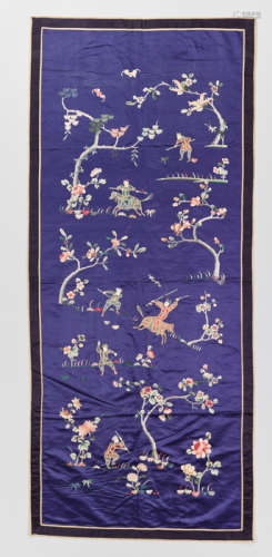 A LARGE ROYAL BLUE SILK EMBROIDERY WITH WARRIORS, 1920s