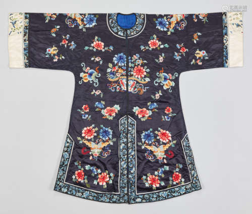 A MIDNIGHT BLUE SILK LADY’S ROBE WITH FLOWERS AND BUTTERFLIES, 1920s