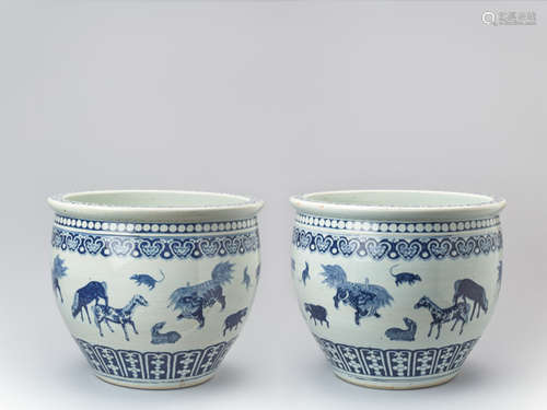 PAIR OF MASSIVE BLUE AND WHITE FISH BASINS WITH ‘ZODIAC’ ANIMAL PAINTING, QING