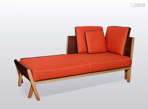 爱马仕 2015 ANTONIO CITTERIO设计 灰橡木及南瓜色CLEMENCE牛皮长椅附靠垫