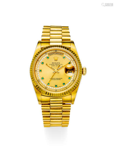 劳力士 精美，黄金镶钻石及祖母绿自动上弦链带腕表，备星期及日期显示，「DAY-DATE」，型号18238，年份约1995，附原厂证书