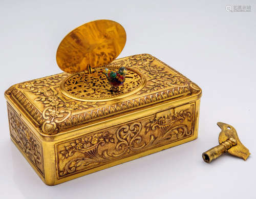 宝玑 非常精致罕有，镀金雀鸟机械音乐盒，年份约1955年，附原装盒子及雀鸟形状上弦钥匙