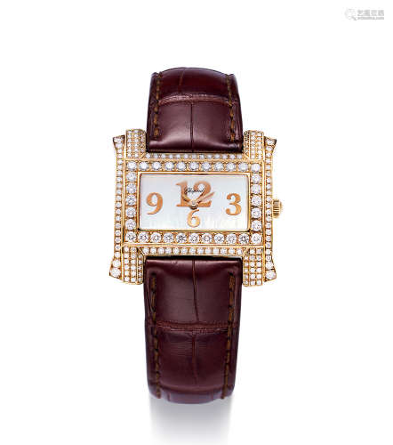 萧邦 精致，玫瑰金镶钻石女装腕表，备珍珠贝母表盘，年份约2000，附原厂证书及表盒