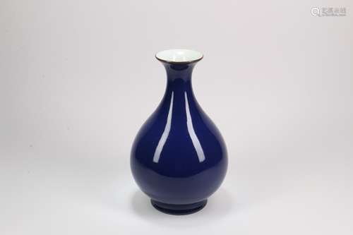 A Chinese Blue Glazed Porcelain Vase