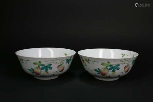 A Pair of Chinese Famille-Rose Porcelain Bowls