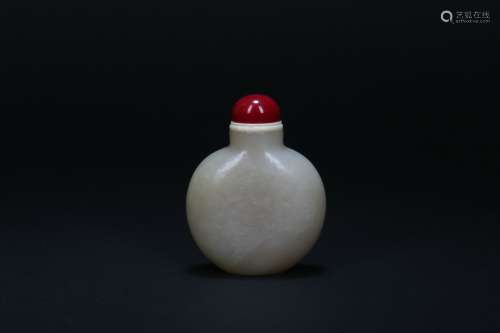 A Chinese Carved Jade Snuff Bottle