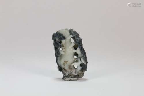 A Chinese Carved Jade Pendant