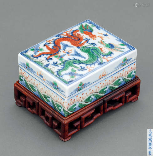 19世纪 五彩双龙戏珠印盒