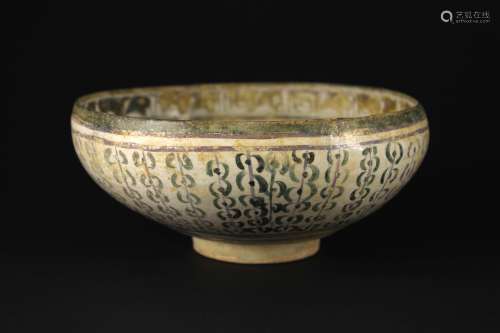 10-12 世纪伊朗彩绘人物纹瓷碗