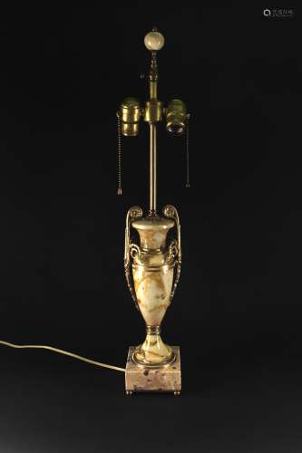 19世纪法国鎏金铜饰云石瓶座台灯 瓶