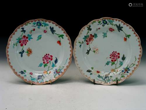 Pair of Chinese Famille Rose Porcelain Plates, Qianlong