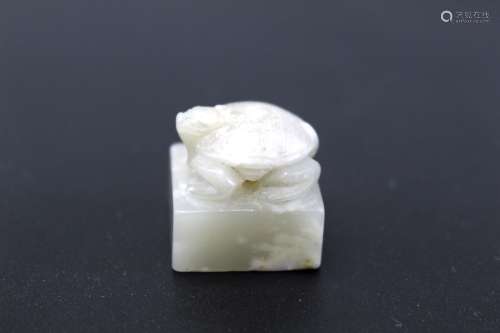 Chinese carved jade turtle seal