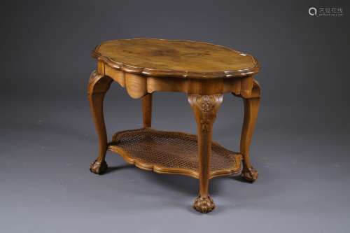 Table basse Chippendale.