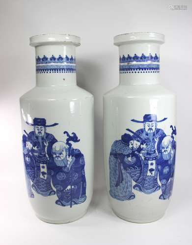 PAIR OF CHINESE BLUE AND WHITE VASES