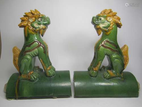 PAIR OF CHINESE SAN-CAI ROOF TITLES