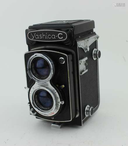 Yashica-C Twin-lens Reflex Film Camerra