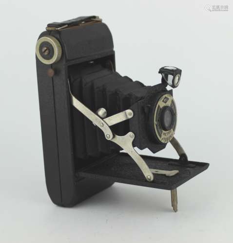 Metro Flash Folding Camera, c1945