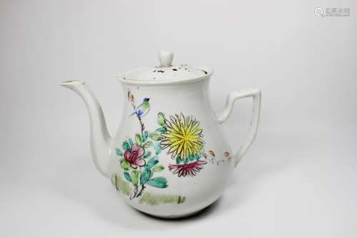 CHINESE FAMILLE ROSE TEAPOT
