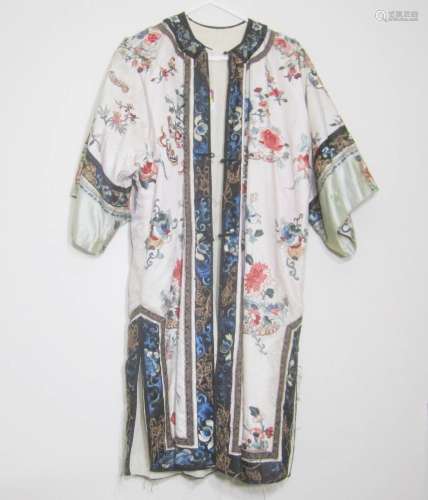 ANTIQUE CHINESE EMBROIDERY ROBE