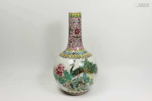 CHINESE EXPORT FAMILLE ROSE VASE