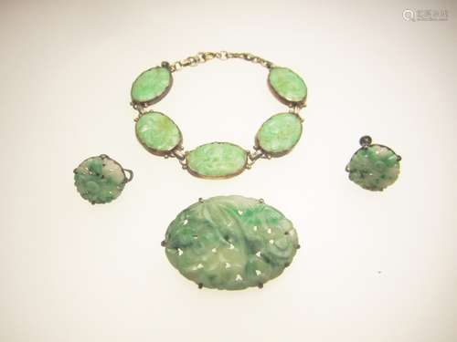 SET OF CHINESE JADEITE JEWELRY