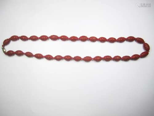 A CINNABAR BEADS NECKLACE