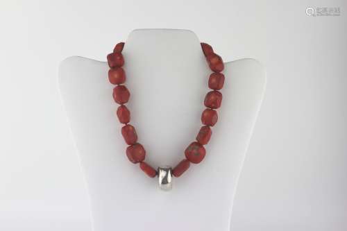 RED CORAL BEAD NECKLACE