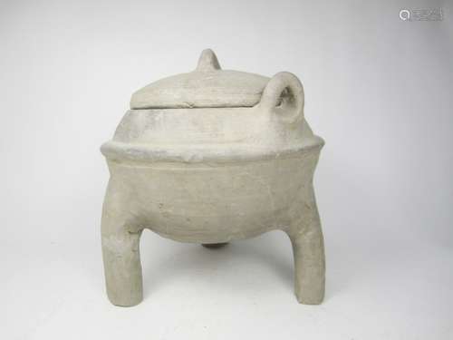 CHINESE ANTIQUE POTTERY TRIPOD  LIDDED JAR