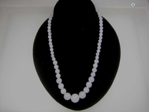 GRADUATED WHITE JADE BEAD NECKLACE