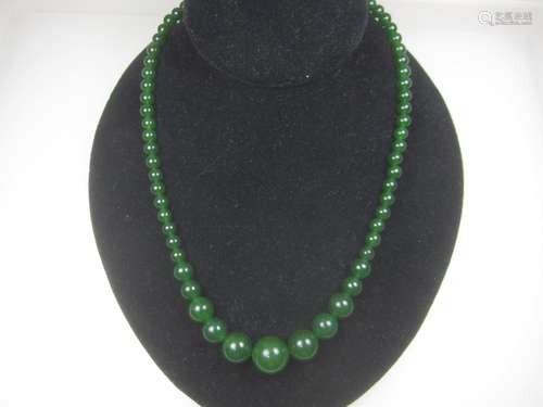 GREEN JADE STONE GRADUATED BEAD NECKLACE