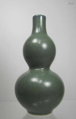 CHINESE CELADON DOUBLE-GOURD VASE