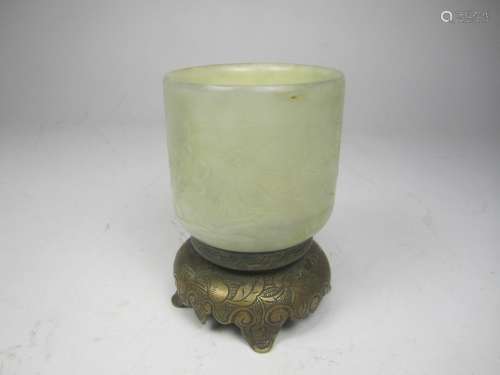 CHINESE GRAY JADE CARVED CUP