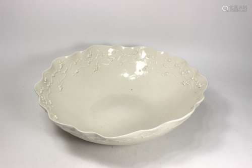 LISA STRACHAN LARGE WHITE PORCELAIN BOWL