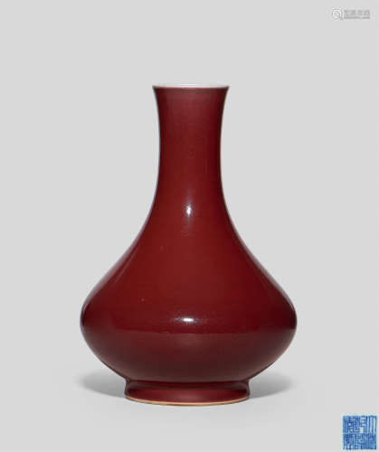 清乾隆  祭红釉荸荠瓶