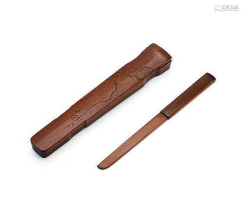 清中期 竹雕老桐款梅花纹琴式竹刀盒与竹刀