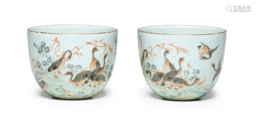 Republic period A pair of Enameled porcelain 'geese' cups