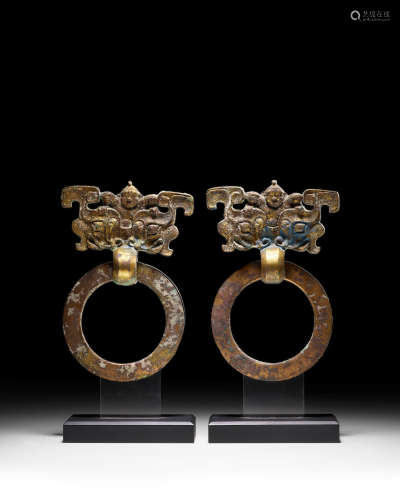 Warring States period/Western Han dynasty A rare and large pair of gilt-bronze ring handles