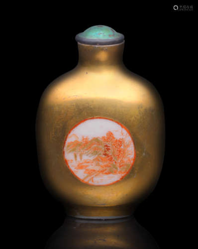 Daoguang seal mark and of the period A rare gilt and iron-red enamel snuff bottle