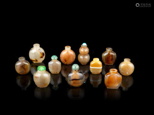 19th to 20th century A group of agate snuff bottles