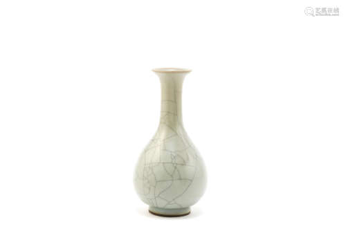 18th century A Ge-style bottle vase