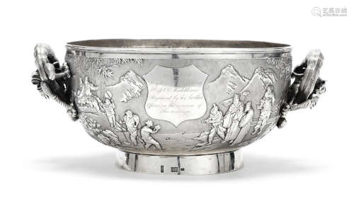 Wang Hing stamped mark, late 19th/early 20th century A large Chinese export silver repoussé two-handled bowl