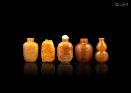 Qing Dynasty A selection of agate snuff bottles