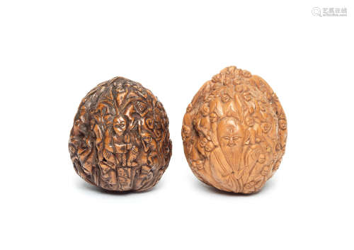 Qing Dynasty A pair of carved 'walnuts'