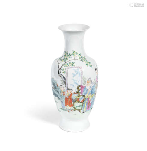 Hongxian four-character mark, 20th Century A famille-rose baluster vase