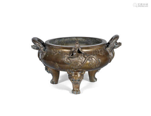 Qing Dynasty A very large bronze tripod incense burner