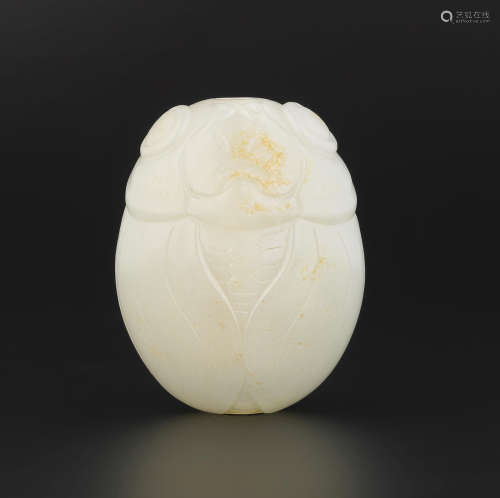 Late Qing Dynasty A very pale green and russet 'cicada' snuff bottle