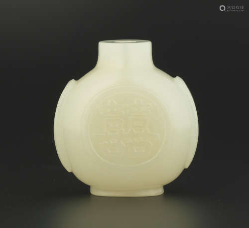 Mid-Qing Dynasty A white jade 'double happiness' snuff bottle