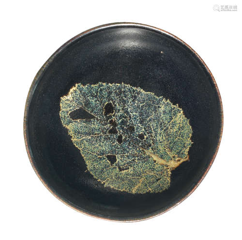 Southern Song Dynasty A very fine and rare small Jizhou 'tea-leaf-pattern' tea bowl