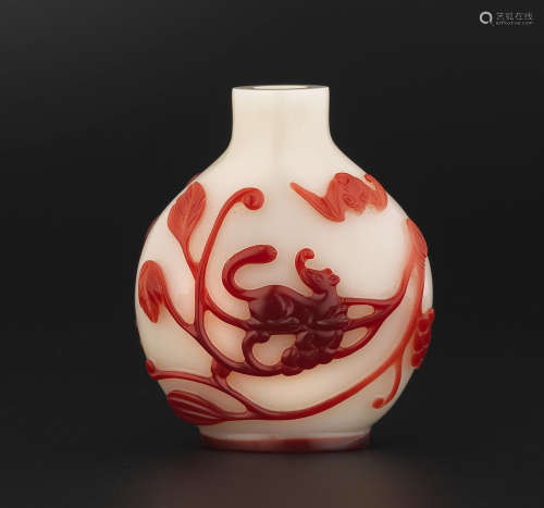 19th century A red overlay white glass 'squirrels and grapes' snuff bottle